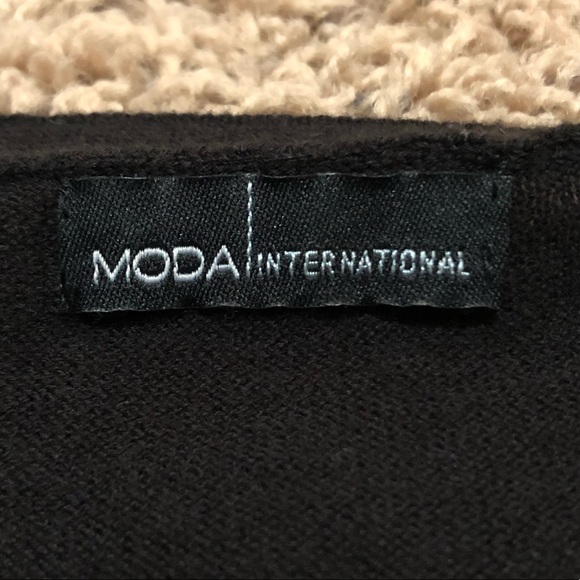 Victoria's Secret Moda International Cardigan - Picture 5 of 8